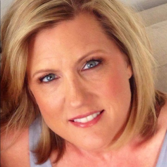 Meet your Posher, Cindy - Picture 1 of 1